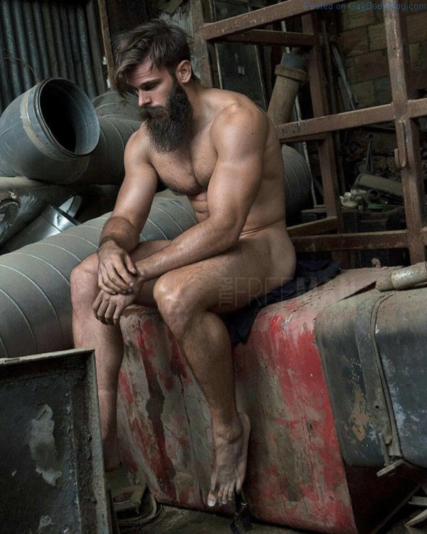 I Want To Get Dirty With Rugged Hairy Muscle Hunk Killian Belliard