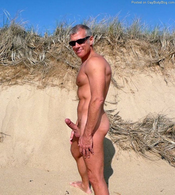 Голые Мужчины На Пляже Порно