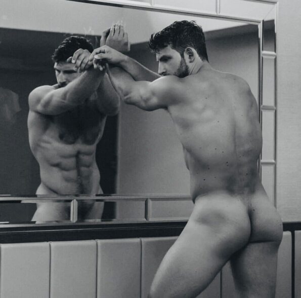 So You Definitely Want Konstantin Resch Naked