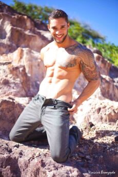 Inked Muscle Hunk Roger Monssores (1)