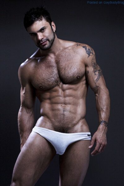 Hung Rogan Richards By Rick Day (1)