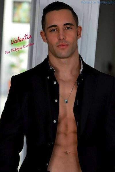 Handsome And Beefy Valentin (1)