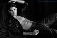 Buff Hottie Chad White By Greg Vaughan (7)