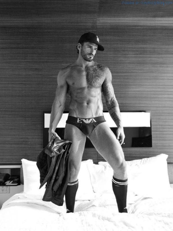 Gorgeous Stuart Reardon 2