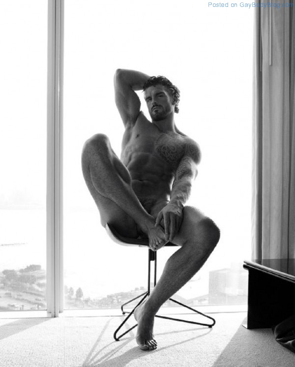 Gorgeous Stuart Reardon 7