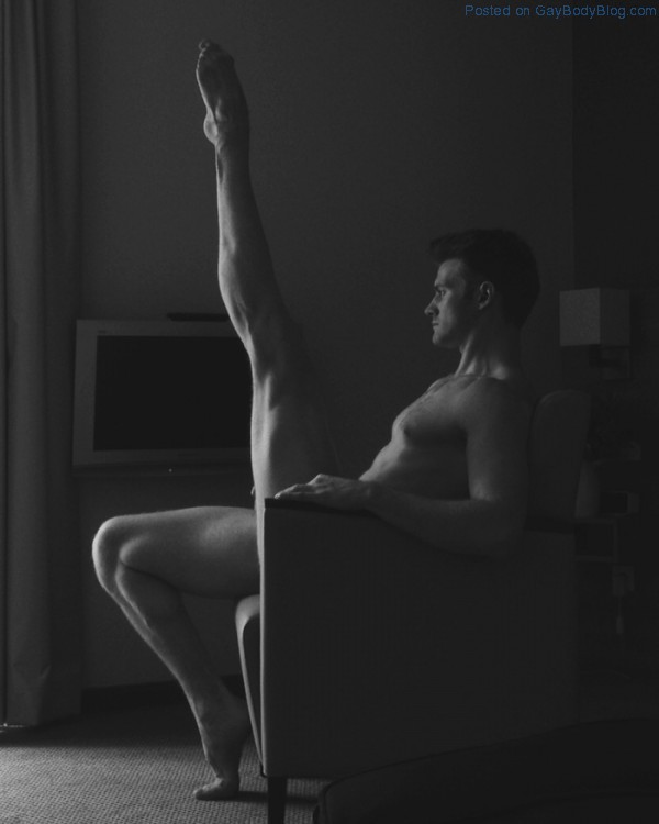 Hotel Room Life With Mark MacKillop 5