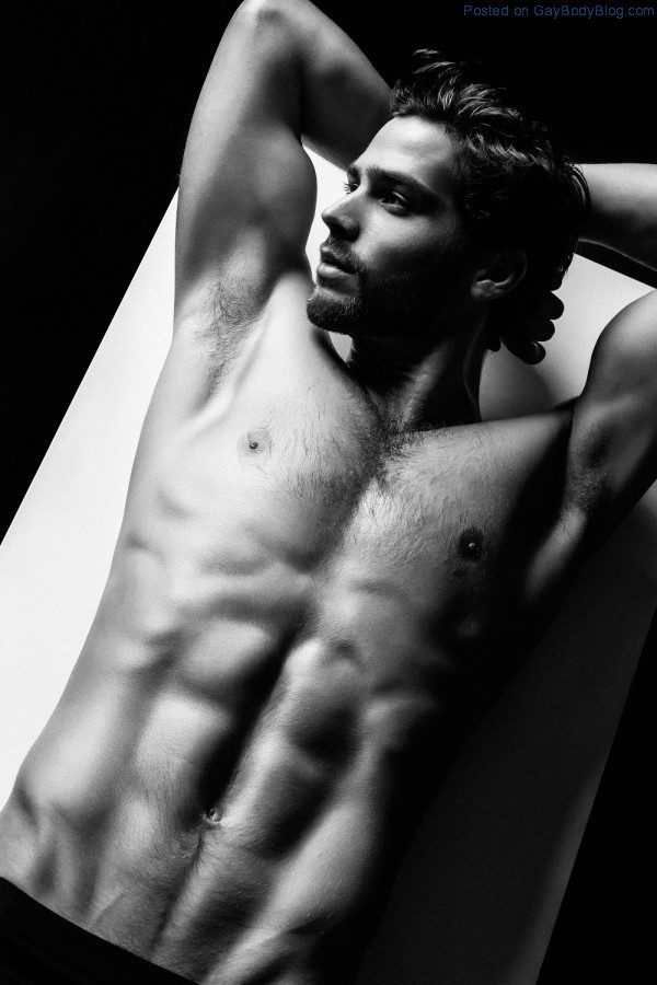 Demian Overduyn Makes My Monday Glorious 4