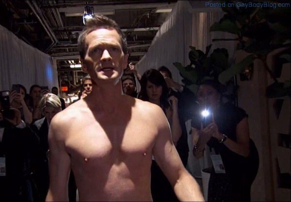 Neil Patrick Harris in Underwear at the 2015 Oscars