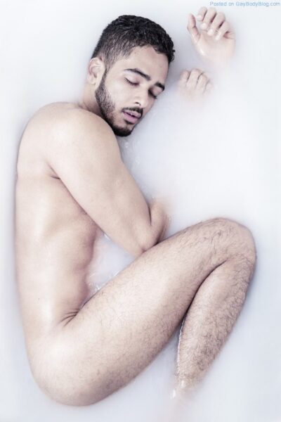 Antonio Sierra In The Tub 1