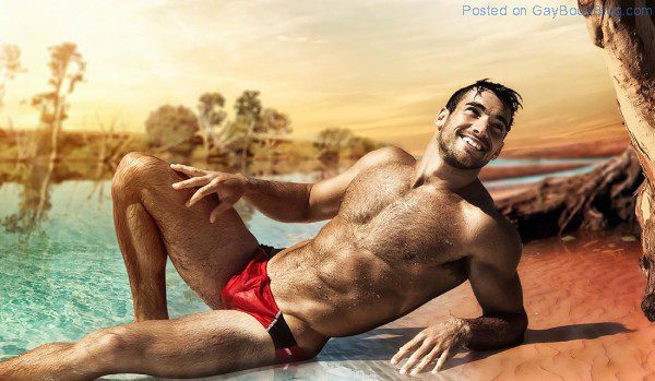 Who Is This Handsome Hunk Showing Off For aussieBum 1