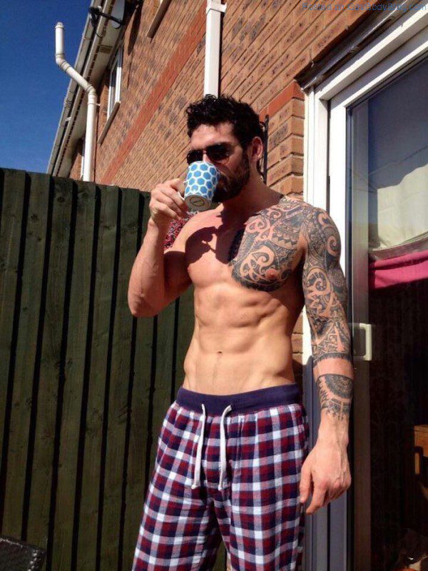 Any Excuse To Ogle Stuart Reardon 2