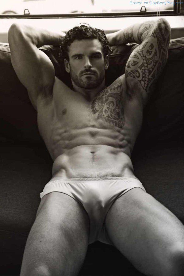 Any Excuse To Ogle Stuart Reardon 6