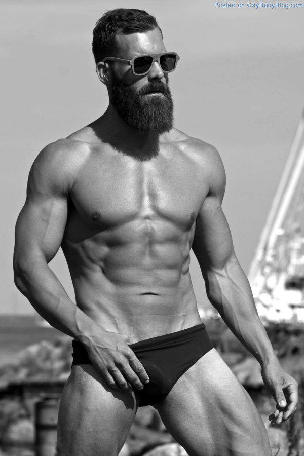 Bearded Hunk Simon Skou Is Too Distracting To Be A Personal Trainer 7