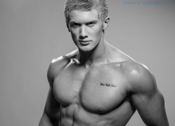 Blond Muscle Stud Zac Aynsley 12