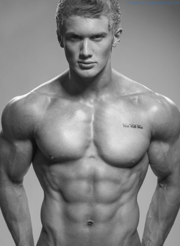 Blond Muscle Stud Zac Aynsley 3