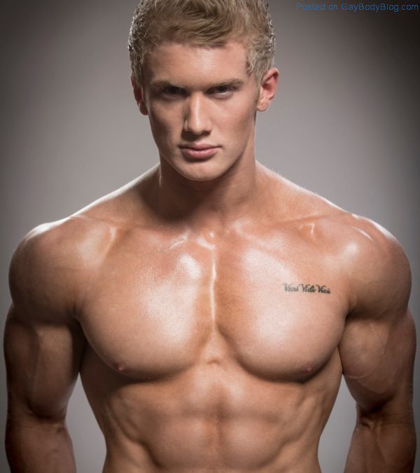 Blond Muscle Stud Zac Aynsley 5