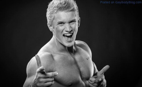 Blond Muscle Stud Zac Aynsley 6