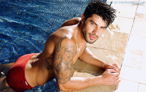 Big Brother Brazil Star Renan Oliveira Gets Wet 6