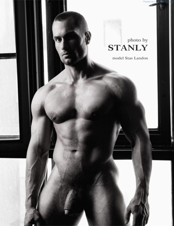 enjoying-every-inch-of-hairy-muscle-man-stas-landon-6