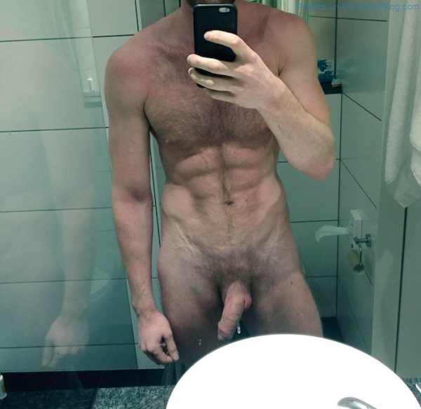 horny-dudes-flashing-their-meat-in-some-sexy-cock-selfies-2