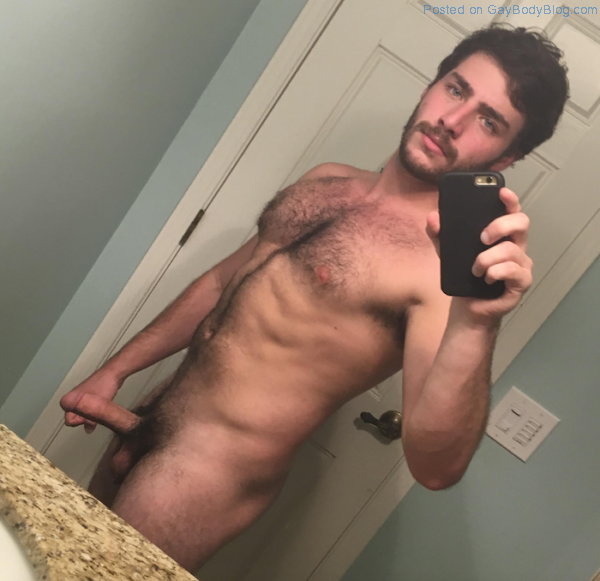 horny-dudes-flashing-their-meat-in-some-sexy-cock-selfies-5