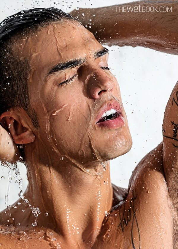 nude-hunks-getting-wet-for-dylan-rosser-1