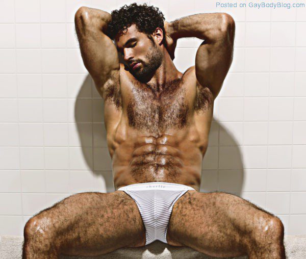 we-definitely-need-more-of-hairy-jock-hunk-walter-savage-2