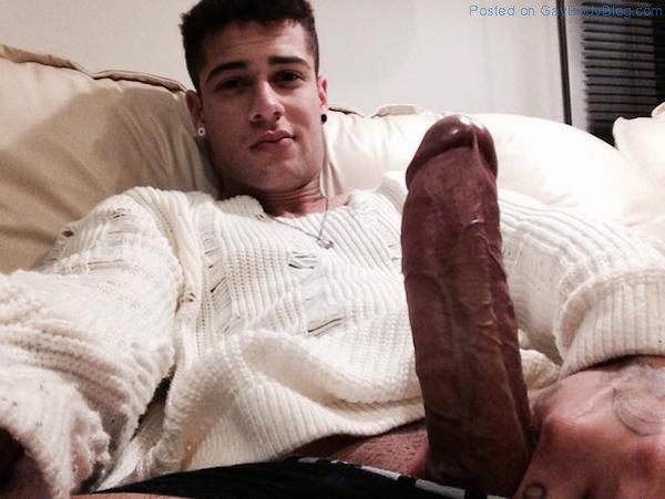 horny-guys-jerking-off-for-the-world-9