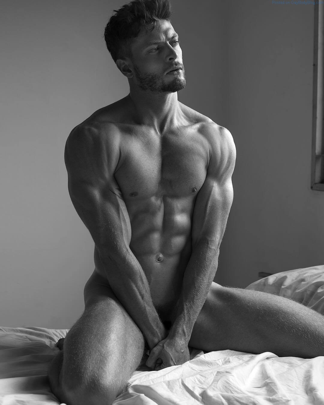 Buff And Sexy Hunk Jason Shah Is Looking Stunning - Gay Body Blog - Pics of...