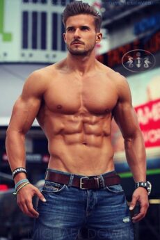 Spanish fitness model Antonio Pozo shirtless