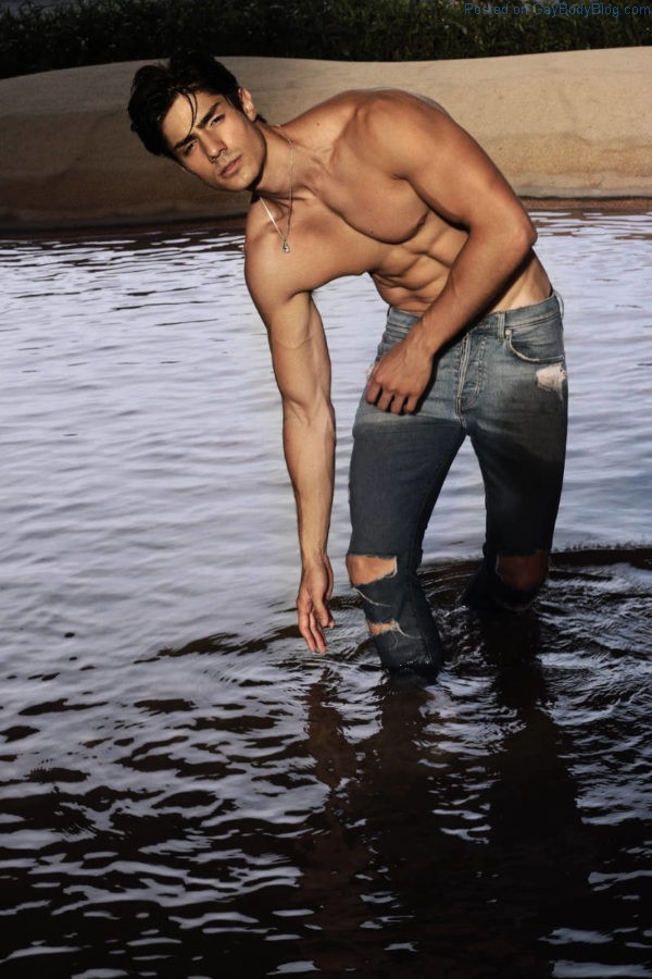 male model Luis Alberto Montero shirtless