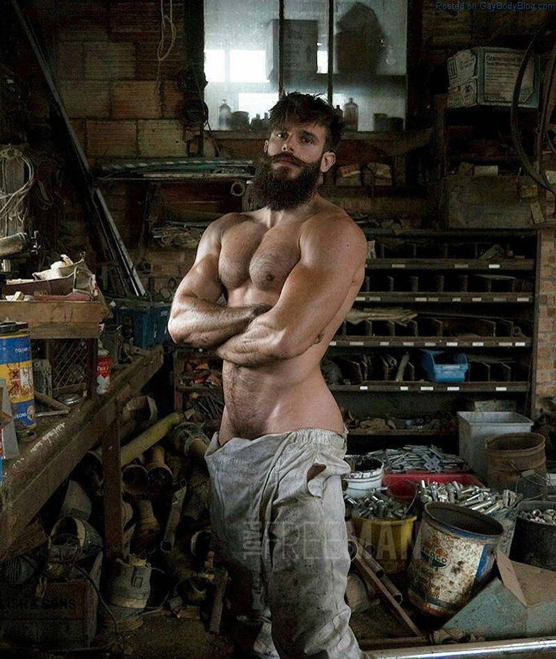 I Want To Get Dirty With Rugged Hairy Muscle Hunk Killian Belliard