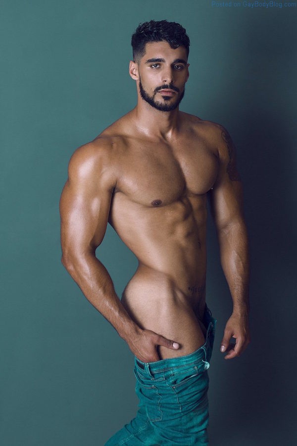 Male Model Josué Jiménez Wants To Tease You With His Bulge