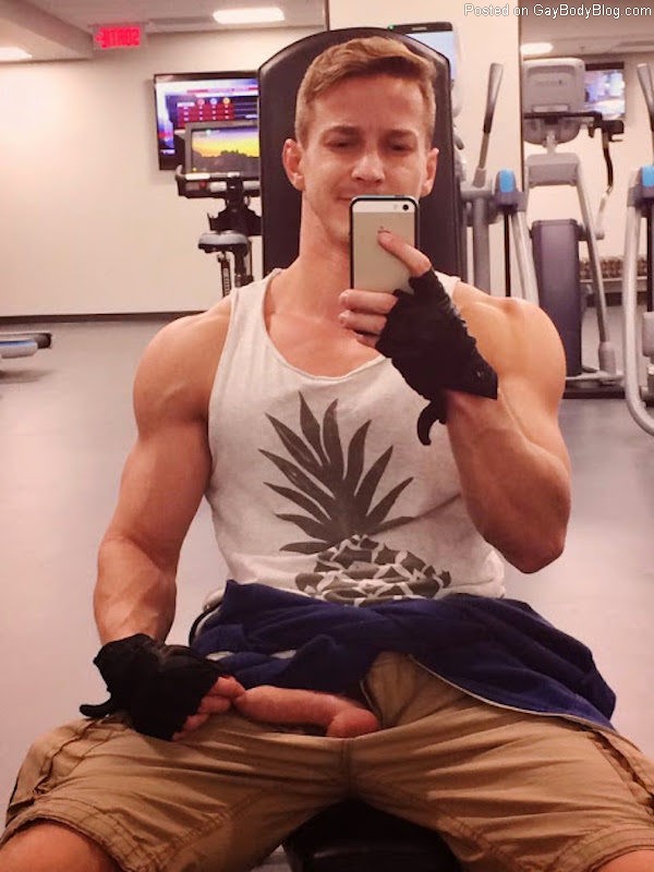 Exhibitionist At The Gym Gay