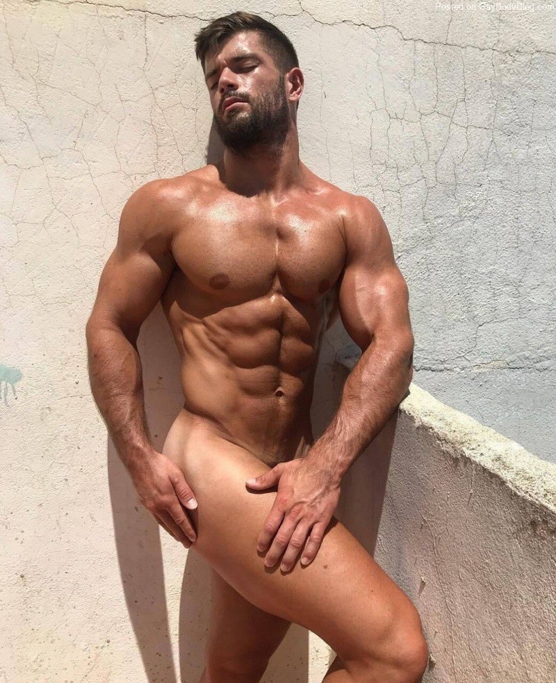 Gay Body Blog - Pics of Male Models, Celebrities, Nude Art, & Porn Star...