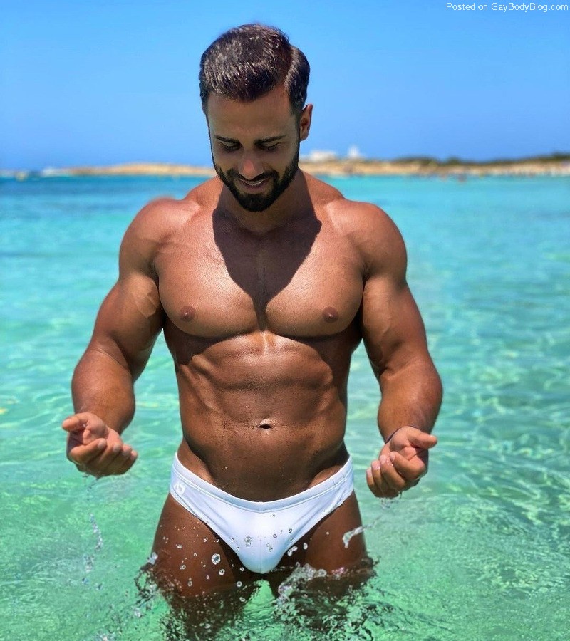 We'd all take a swim with huge hunk Nestor Bermejo