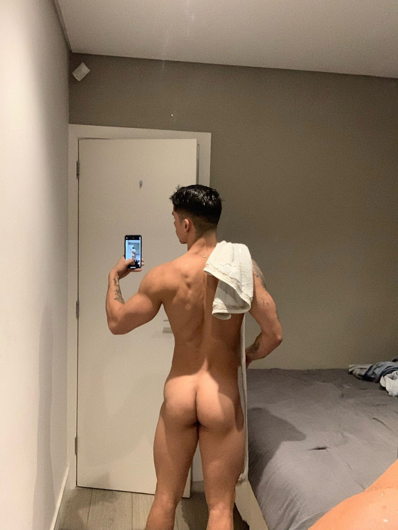 Lucas Oliveira has a hot ass to show the world