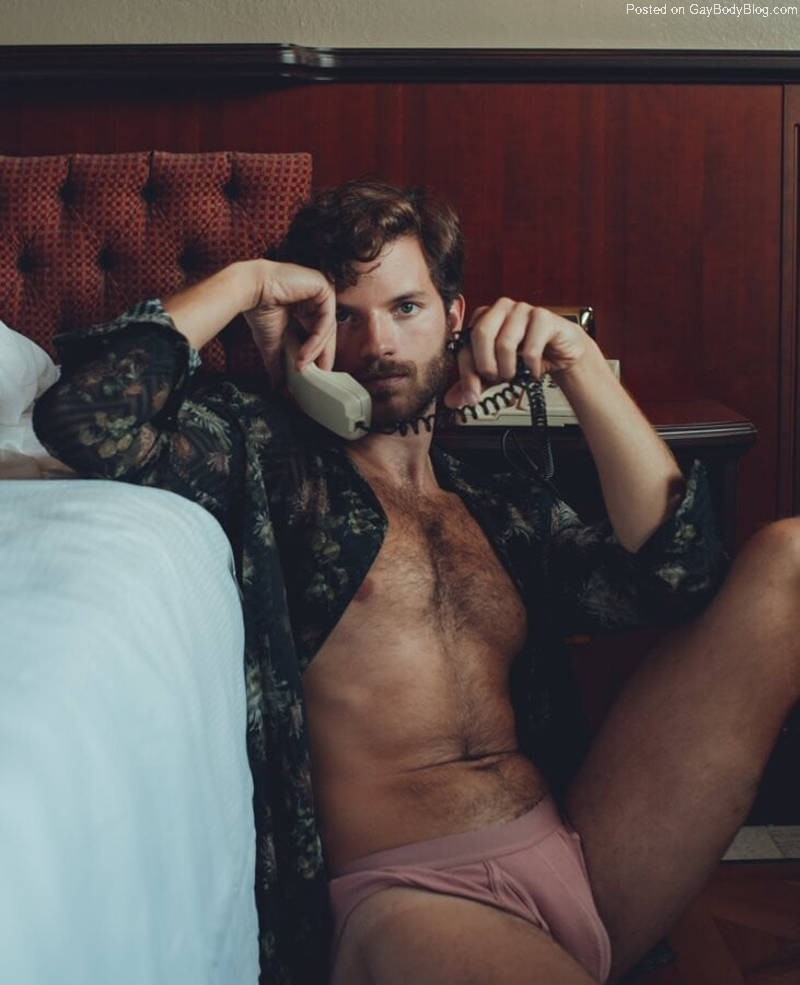 Super-Sexy-Italian-Hunk-Emanuele-Mariott