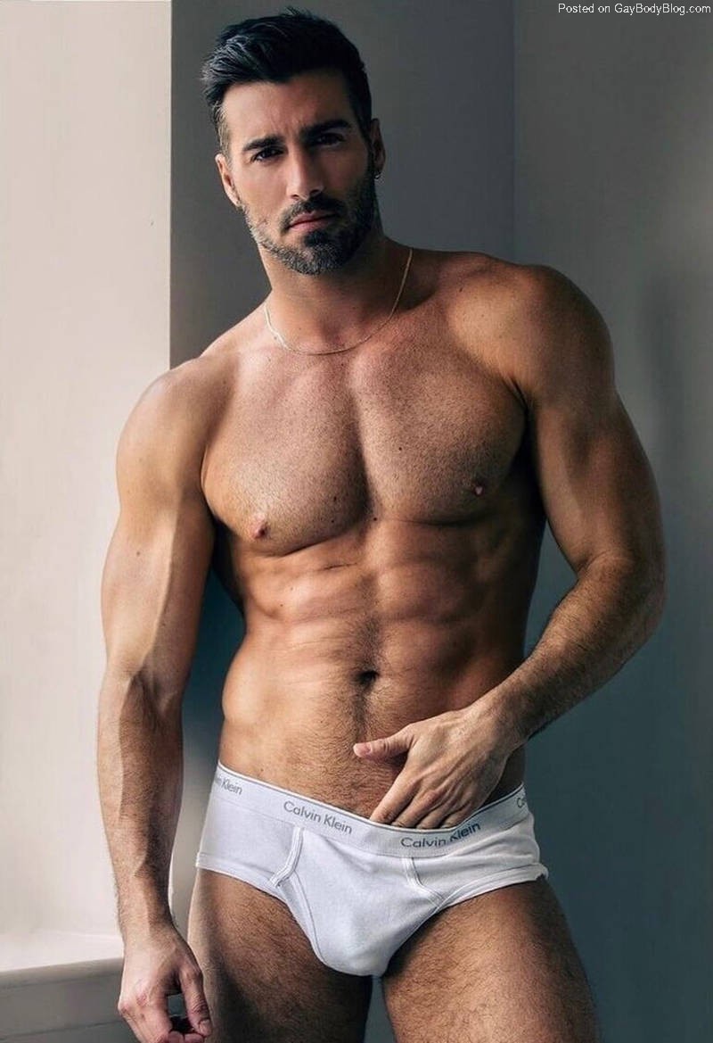 The-Hottest-Of-Hot-Daddies-Justin-Clynes