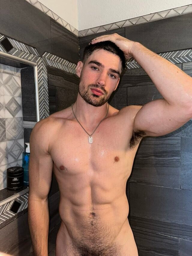 New-Jock-Model-Hunk-Wyatt-Cushman-Is-Goi