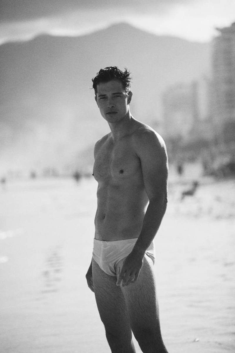 sexy male model Francisco Lachowski at the beach photographed by Fernando Sippel