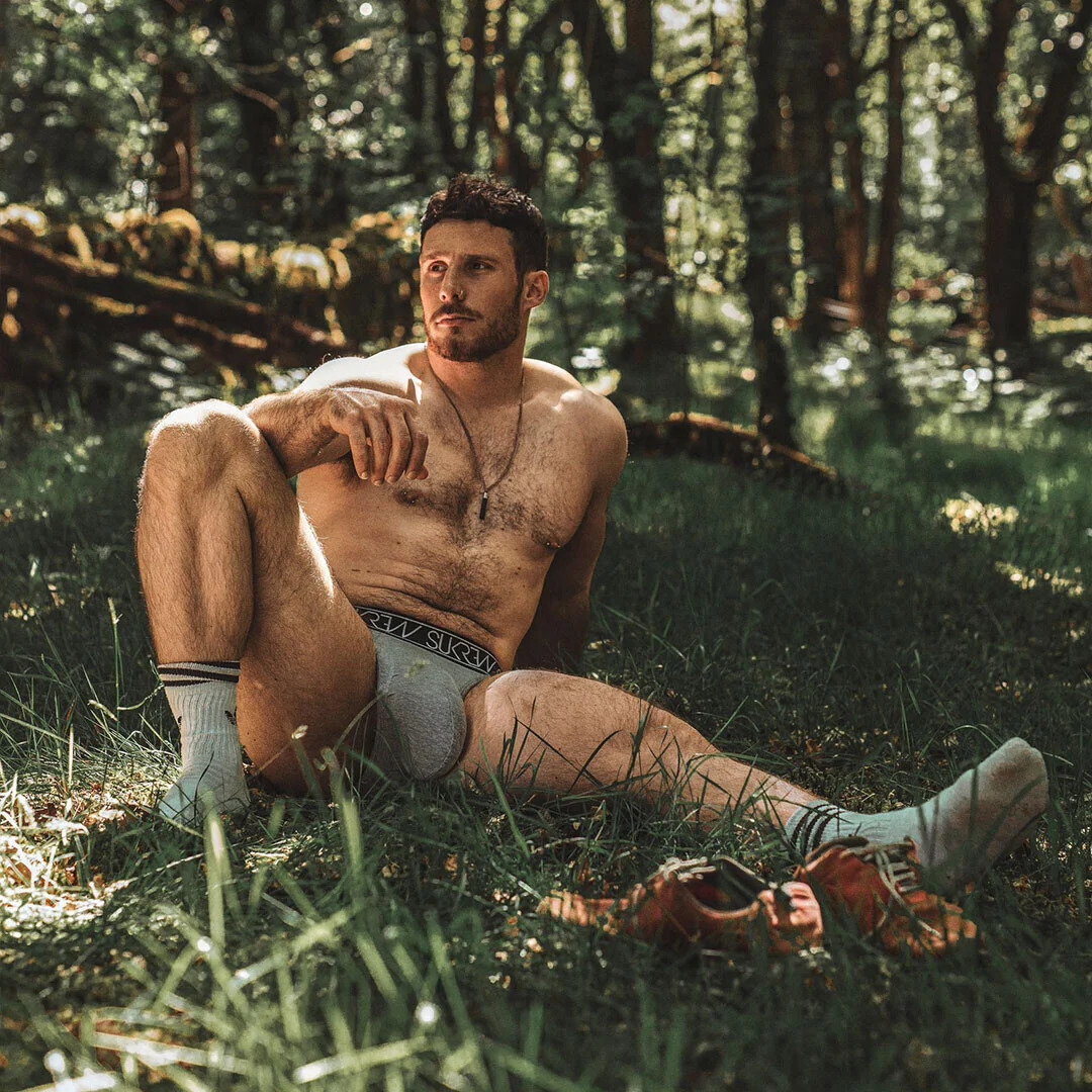 Model Harry Johnson in the woods