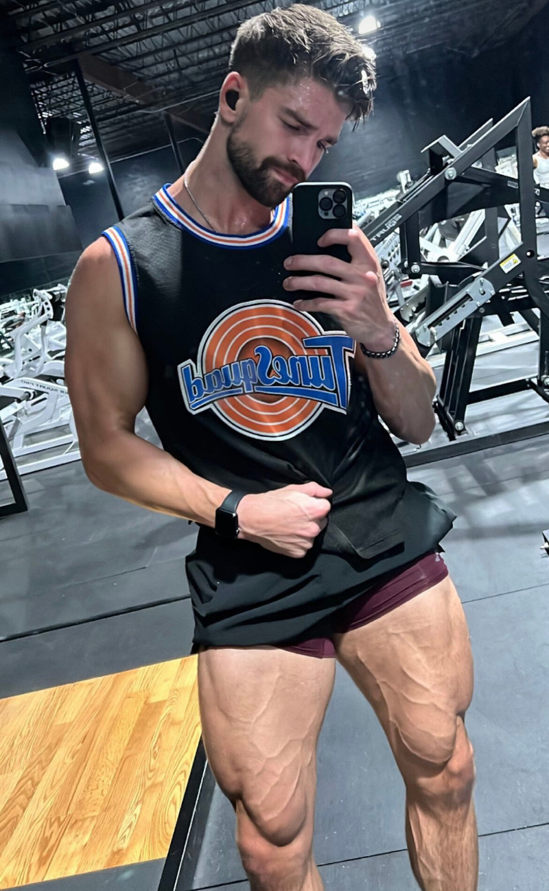 Arizona hunk Cole Forsgren in the gym