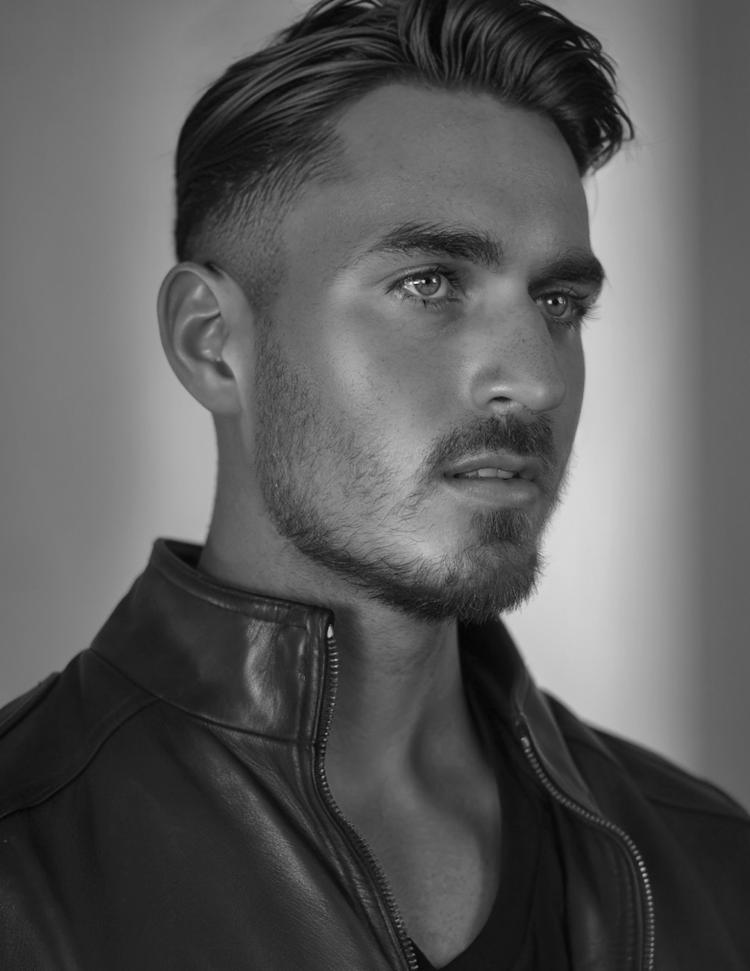 alex-michael-male-beauty-002-by-roger-ng