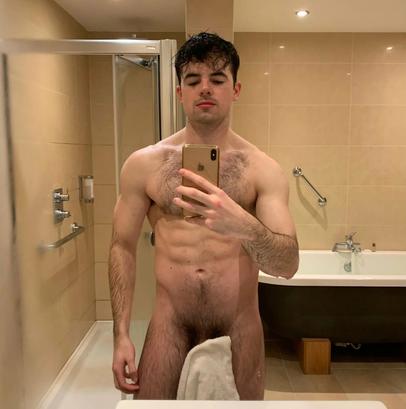 Fiachra Ó Corragáin Nude