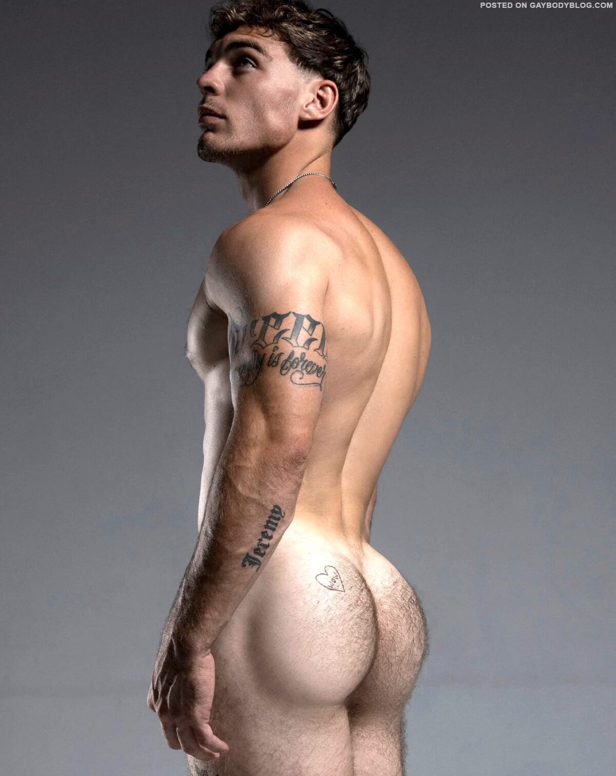 handsome-bodybuilder-erection