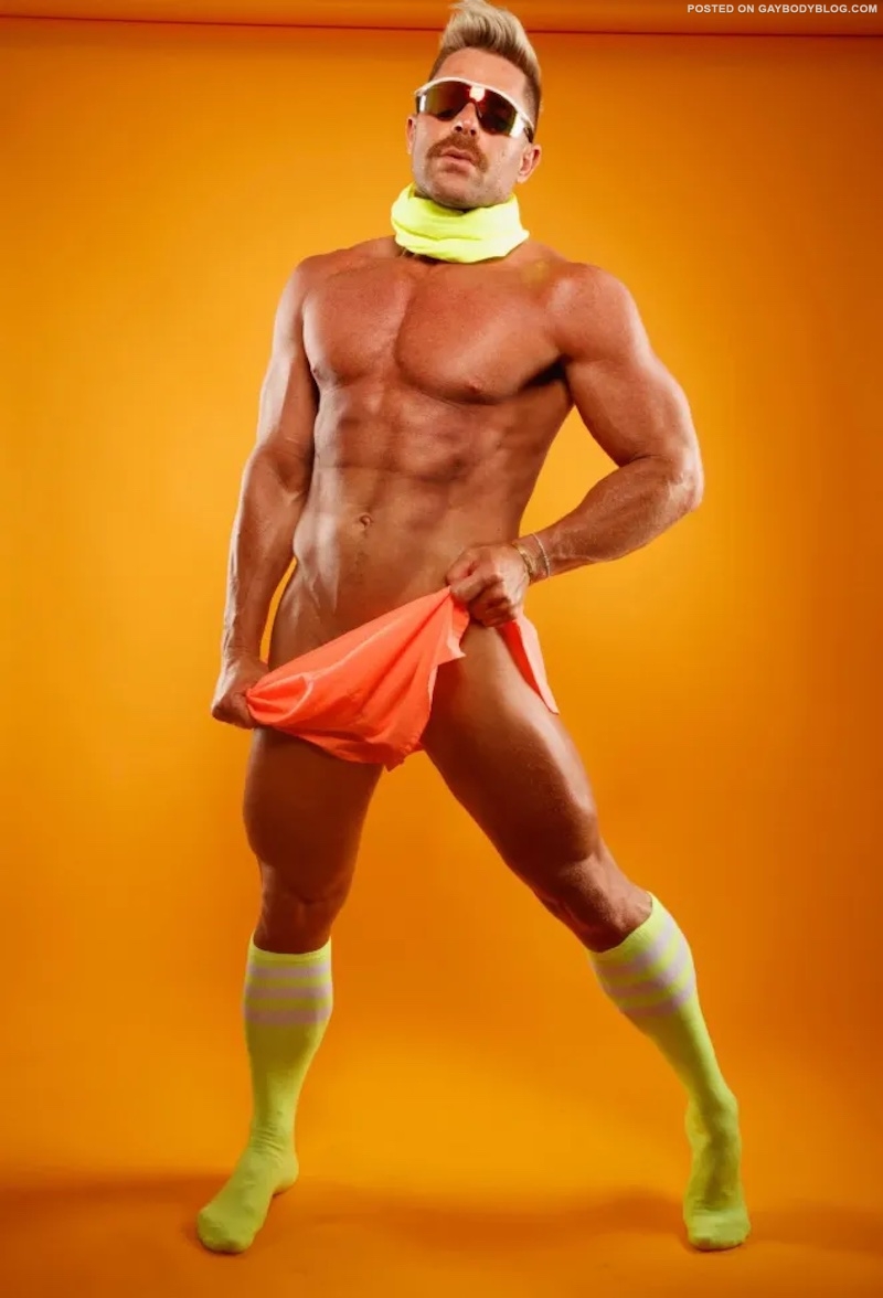 Big Daddy Dick In A Retro Shoot With Phillip Watrou 6