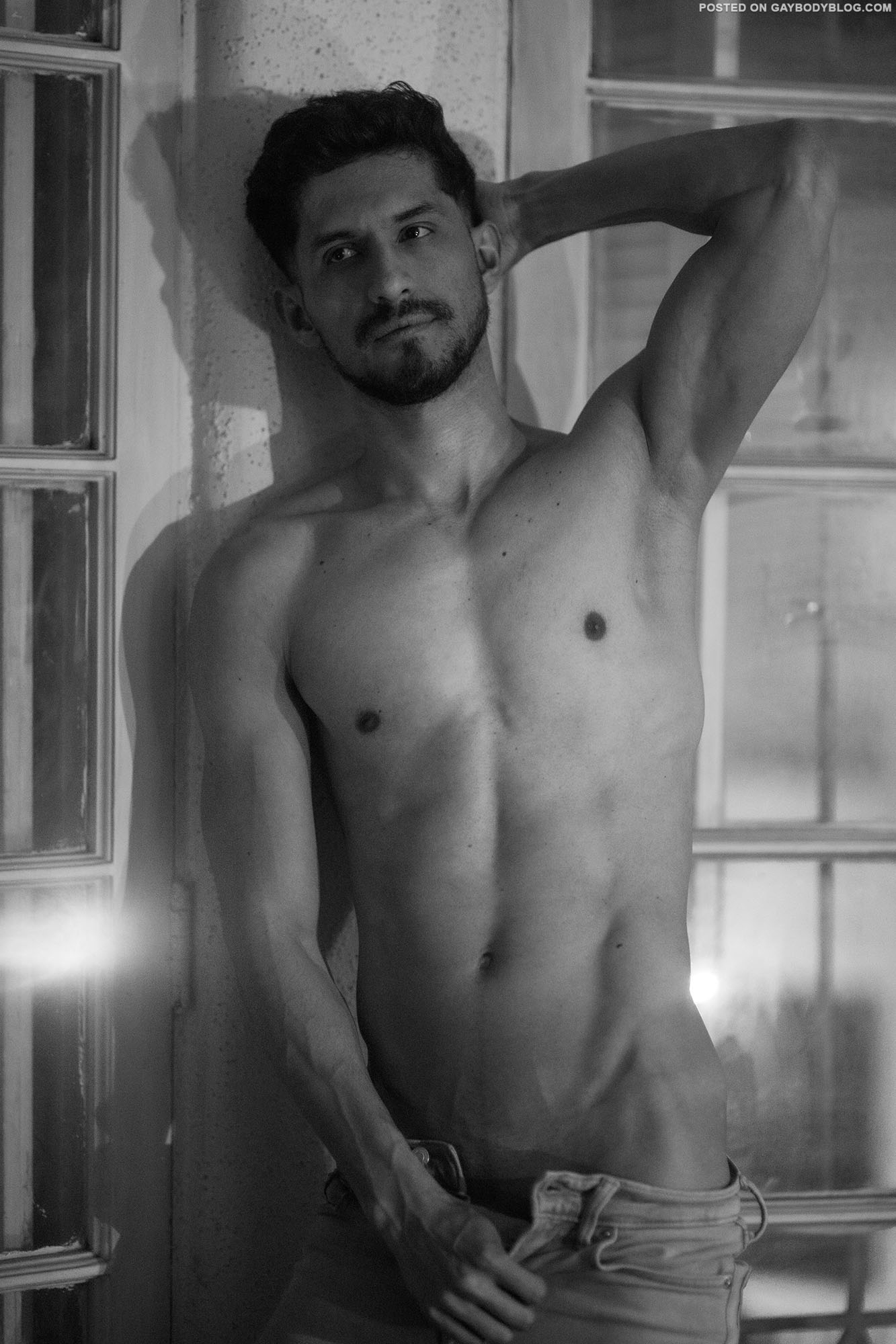 Black and White Archives - Nude Men, Nude Male Models, Gay Selfies & Gay  Porn