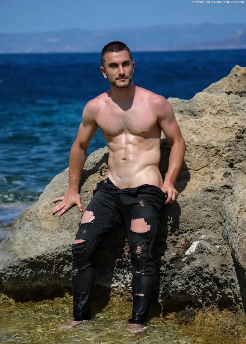 Dacotah Red fucks Johnny - Gay Porn Blog Network - Nude Men Posted ...