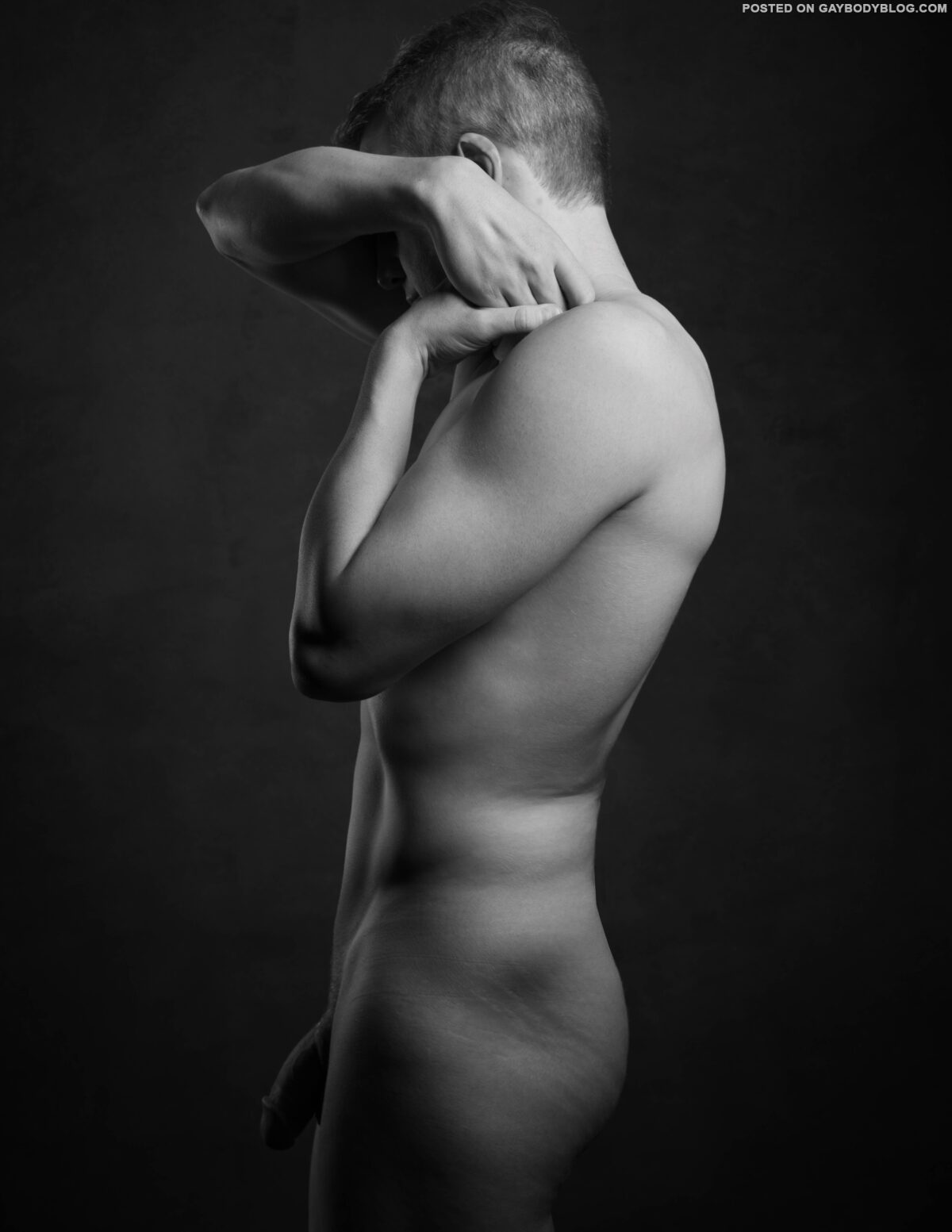 Nude portraits of young Jon Modeling.